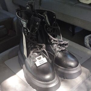 No Boundaries Black Chunky Lace-Up Combat Boots (9w)